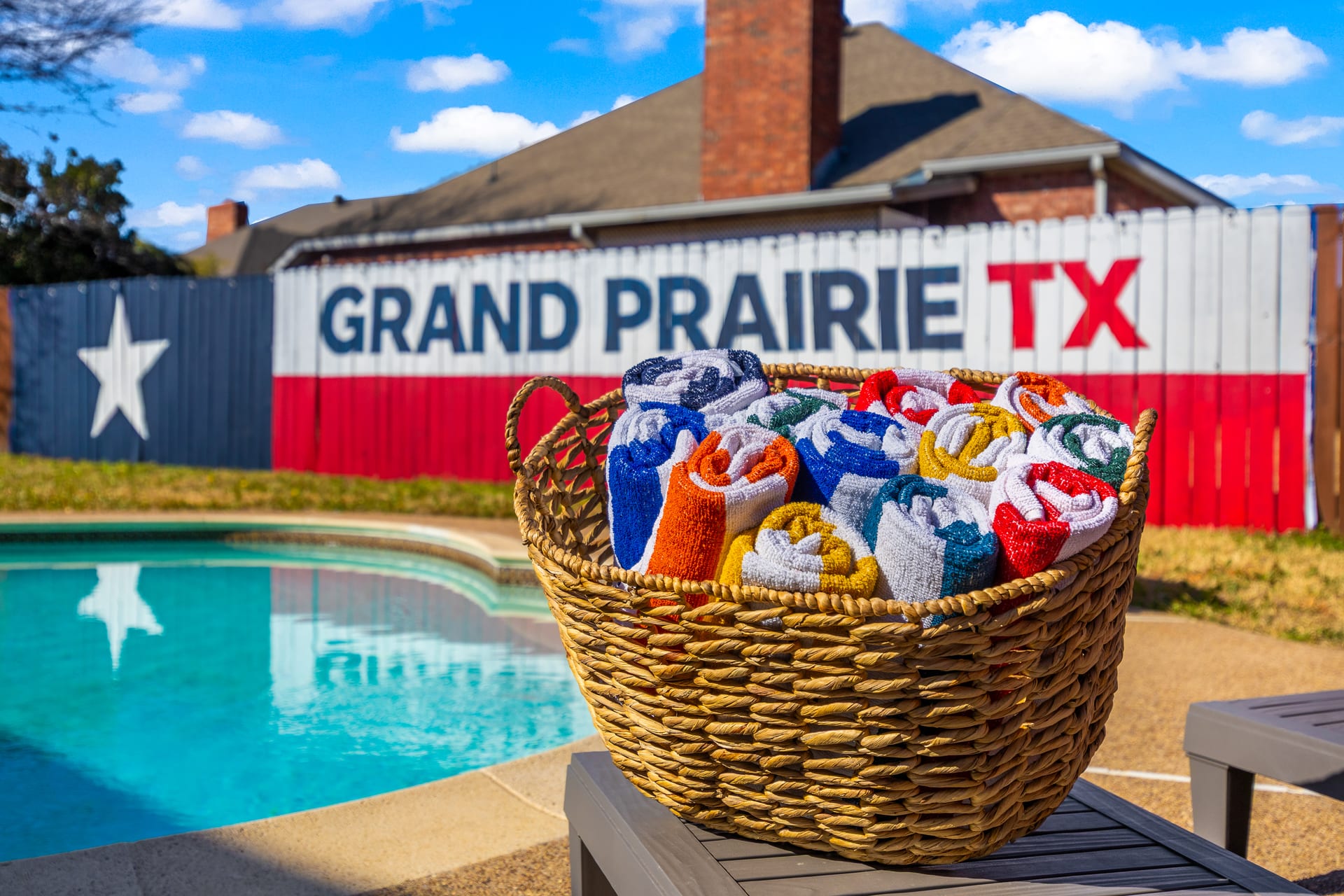 The Texas Retreat — vacation rental in Grand Prairie, TX, approximately 10 miles from AT&T Stadium